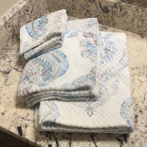 Nicole Miller Home Quilted Paisley Blue and Gray Bathroom Towel Set